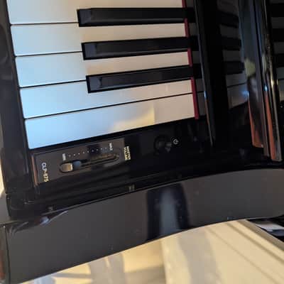 Yamaha CLP-675 Clavinova 88-Key Digital Piano 2010s - Polished Ebony image 4