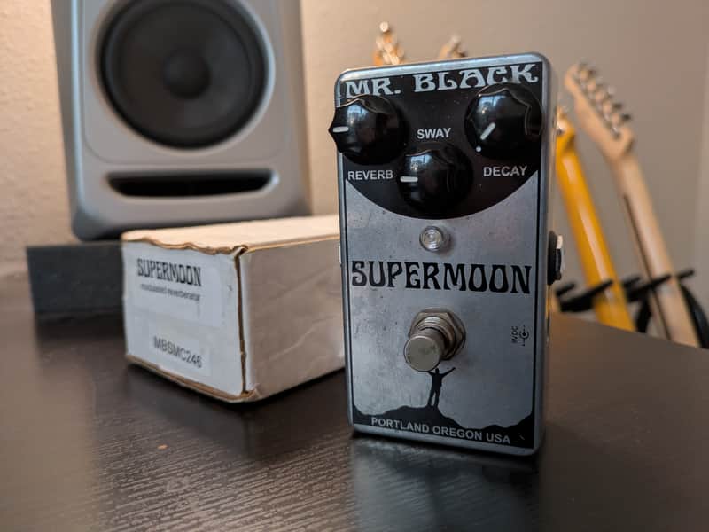 Mr. Black Supermoon Chrome