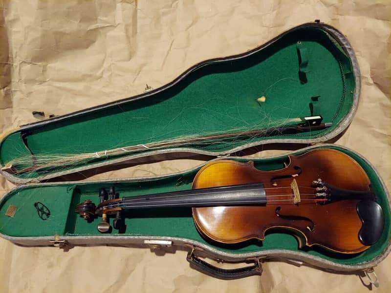 Lignatone Cremonensis sized 3/4 violin with case. Czechoslovakia. Very Good Cond image 1