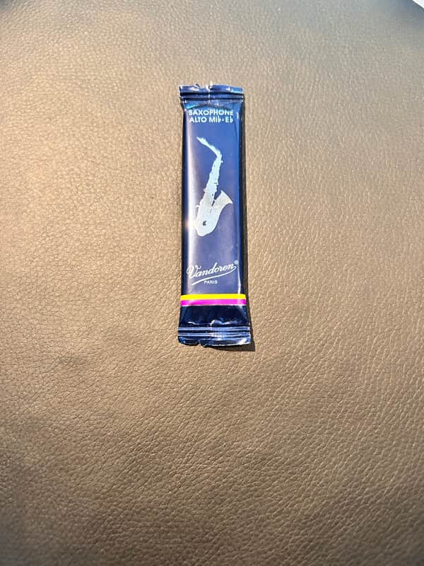 Vandoren Traditional (blue box) Size 3 Alto Saxophone Reeds | Reverb