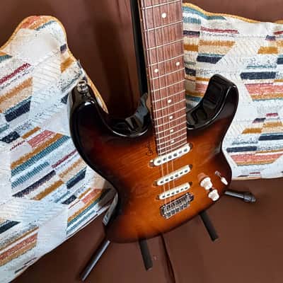 Godin Progression 2009 - Maple Sunburst image 7