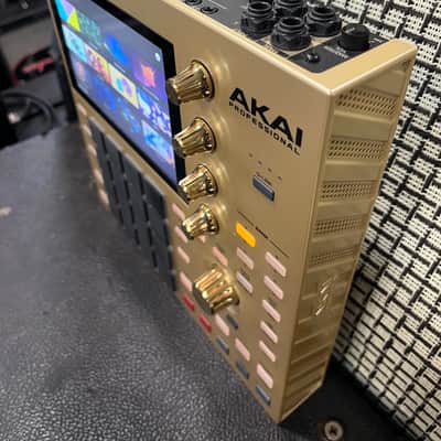 Akai MPC One Standalone MIDI Sequencer Gold Edition 2020 - Present - Gold image 2