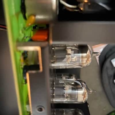 EAR 825 TWO-CHANNEL 5-BAND EQUALIZER image 12