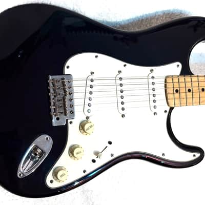 2000 Fender Standard Stratocaster, Black w/ Maple, MiM, Exceptional Condition! image 5
