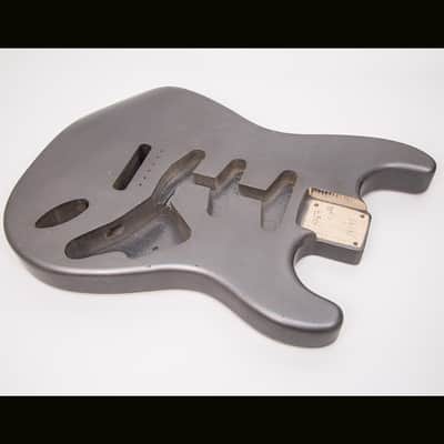 Guitar Mill S-Style Body / Paulownia / 2 lbs. 2 oz. / Nitrocellulose 'Charcoal Frost' / Light Relic (#GIN-4009) image 2