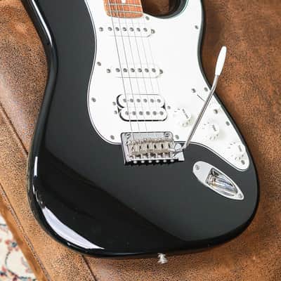 Fender Stratocaster HSS 2019 | Black image 3