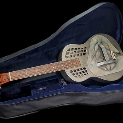 Tricone Metal Resonator Guitar - 'Relic' Nickel Effect Body image 12