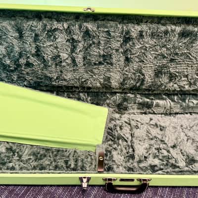 Fender Classic Series Surf Green Strat/Tele Guitar Case image 3