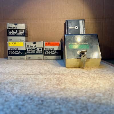 Roland around 120 x Roland QD Quick Disks for S-10, S-220, MKS-100, MT-100 and PR-100 • RARE