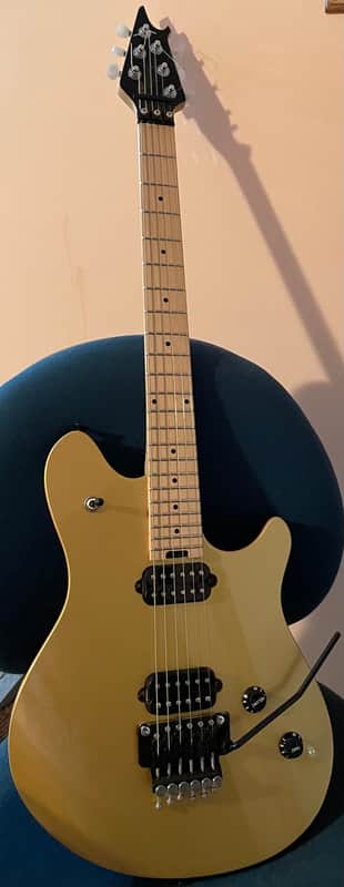 EVH Wolfgang Standard  tons of Upgrades Floyd Rose  2019 - Oiled maple neck , Gold sparkle