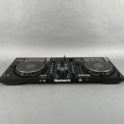 Numark Mixtrack Platinum FX DJ Controller 2020 - Present - Black image 8
