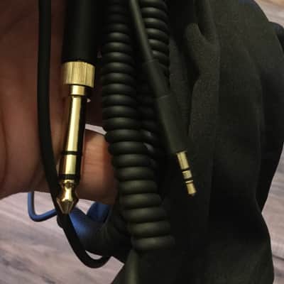 Beyerdynamic DT-240 Pro Closed-Back Headphones Black image 2