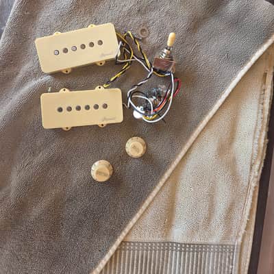 Jazzamaster Pickup set with harness and knobs Roswell WORKING image 1