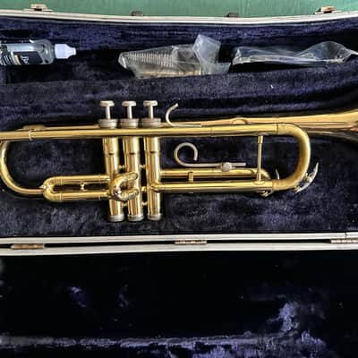 Conn 16B Trumpet – Vintage 1978 – w/ Case, 2 Mouthpieces & Accessories image 2