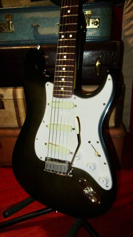 Fender Strat Plus Deluxe Electric Guitar | Reverb