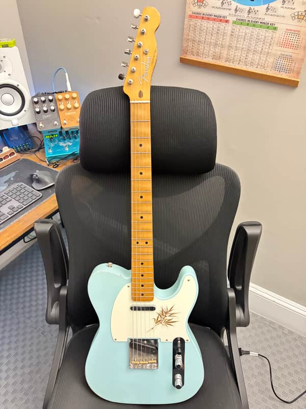 Fender 75th special edition Telecaster with Maple Fretboard Sonic blue