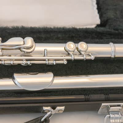 Yamaha YFL-281 Open-Hole Intermediate Flute *Made in Japan *Overhauled New Pads image 9