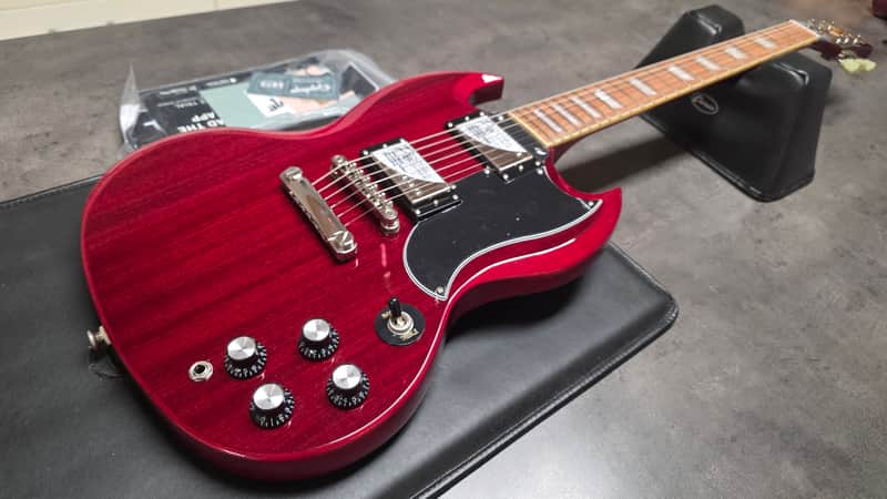 Epiphone G-400 PRO | Reverb Canada