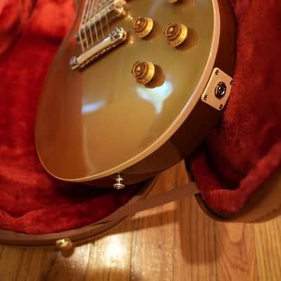 Gibson 2020 Gibson Les Paul Standard ’50s Goldtop – Mint Condition w/ Original Gibson Case 2020 - Gold image 3