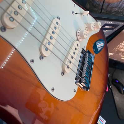 Fender American Deluxe 2015 Honey burst image 7