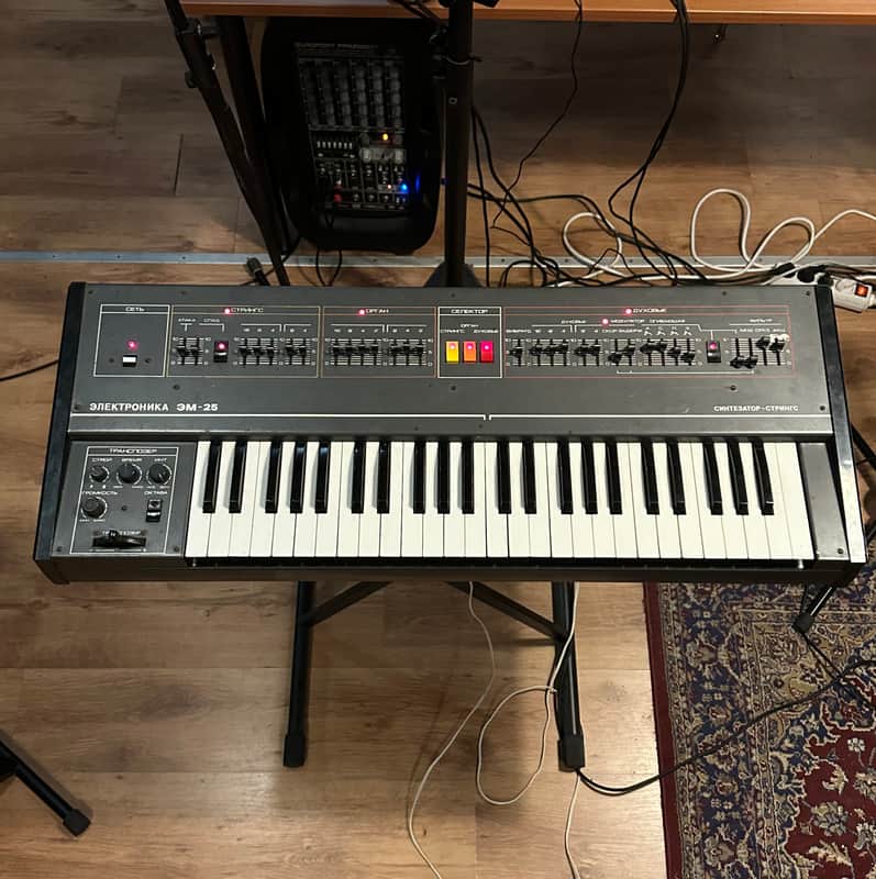 ELEKTRONIKA EM-25 (1989) Vintage Soviet Synthesizer image 1