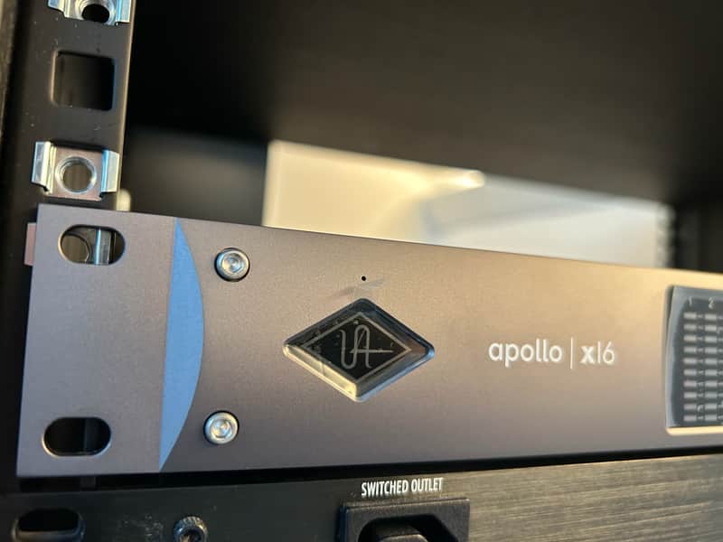 Universal Audio Apollo x16 - Unused image 1