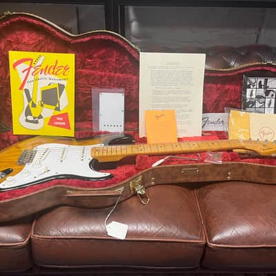 Fender Limited Edition 40th Anniversary 1954 Reissue Stratocaster with Maple Fretboard 1994 - 2-Color Sunburst image 13
