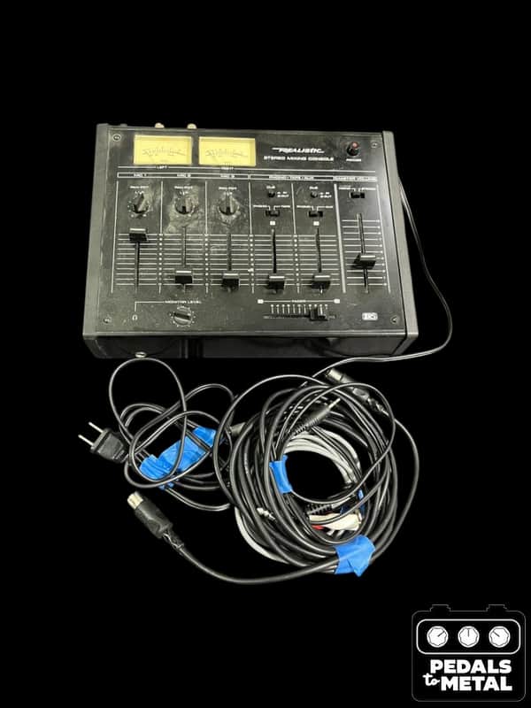 Realistic Stereo Mixing Console - Black - X173 image 1