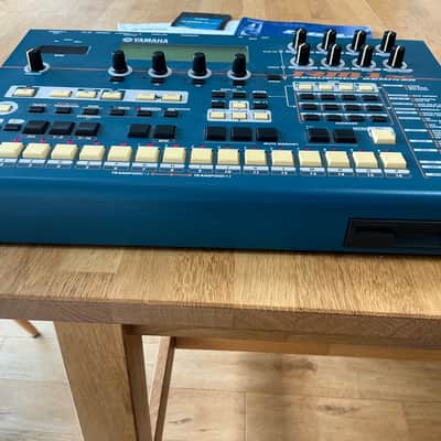 Yamaha RM1x Sequence Remixer 2000s - Blue image 2
