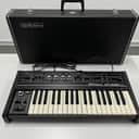 Beautiful Roland SH-2 + Original Case + Midi
