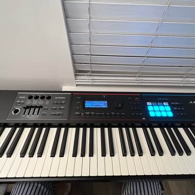 Roland Juno DS88 Synthesizer 2018 - Present - Black
