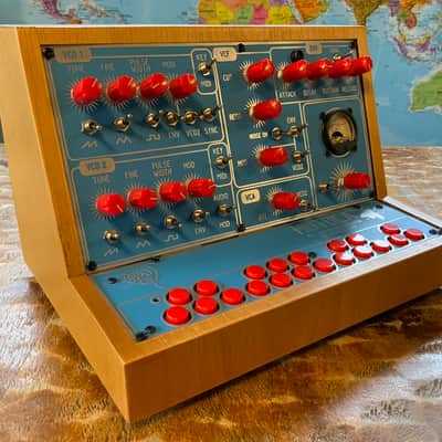 Reco-Synth Mutuca FM - Analog Synthesizer by Arthur Joly - Ultra Rare image 2
