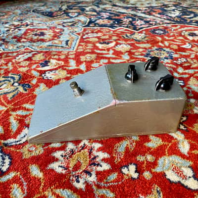 Prototype - Isle Of Tone Luxe 64 Fuzz #4 with Mullard OC81D Red Dot transistor image 2