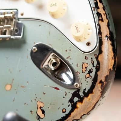 Fender Custom Shop 1965 Stratocaster Super Heavy Relic Electric Guitar - Super Faded Aged Firemist Silver over 3-Color Sunburst with Hardshell Case image 11