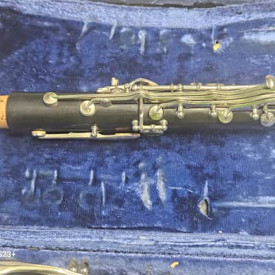 Buffet Crampon E11 1980 - Wood image 10
