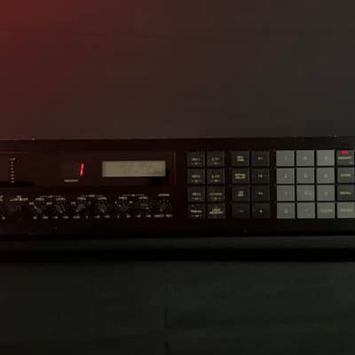 Yamaha REV 7 Digital Reverberator 1980s Vintage Reverb Rackmount