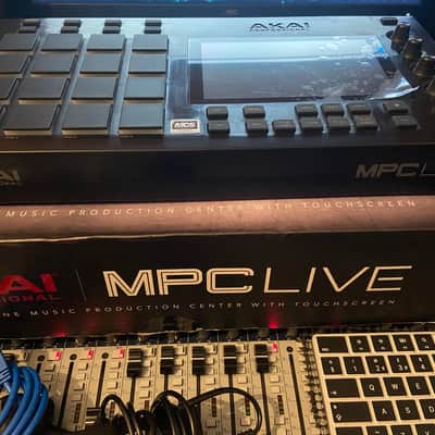 Akai MPC Live Standalone Sampler / Sequencer 2017 - 2020 - Black image 10