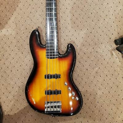 Squier Vintage Modified Jazz Bass  Sunburst image 3