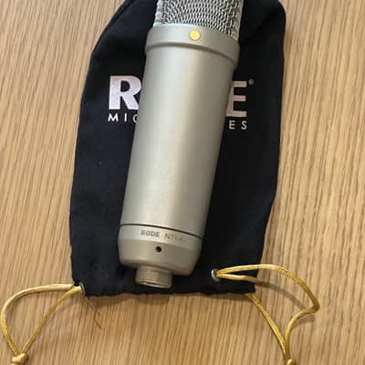 RODE NT1-A Large Diaphragm Cardioid Condenser Microphone Silver (with shock-mount, pop filter, and soft case) image 2