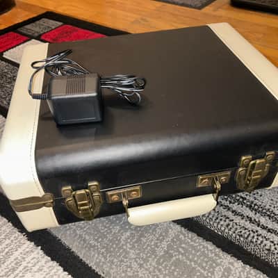 Crosley Suitcase Carrying Turntable-Speaker CR6019A-BK 2014 - Black/Tan w/Power Supply image 11