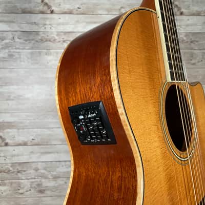 Larrivee LV-04 Early 2000s - Spruce / Mahogany  - Includes Hardshell Case image 7