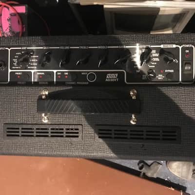 Vox Valvetronix AD30VT 30-Watt 1x10 Modeling Guitar Combo - Black image 2