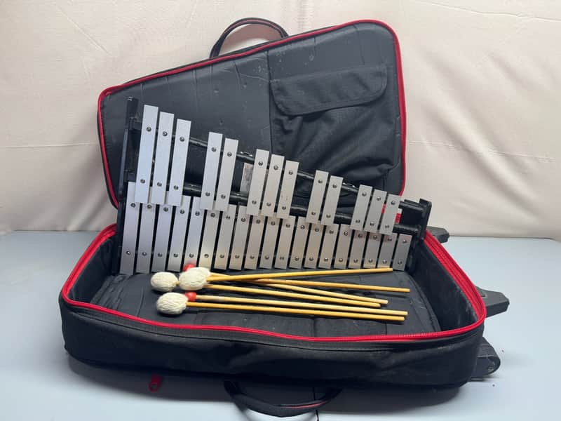 Vic Firth Xylophone 32 Key Percussion Student Instrument w/ Mallets & Case image 1