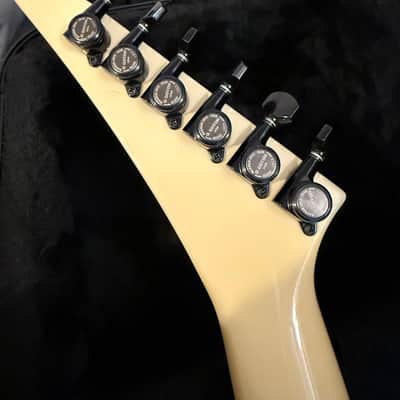 Jackson Pro Series RR5 Rhoads Ivory with Black Pinstripes HSC image 19