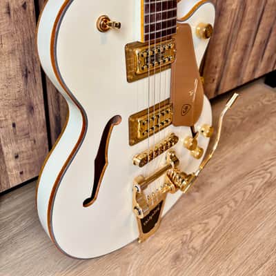 Gretsch Chris Rocha Signature Electromatic Broadkaster Jr. Center-Block Vintage White image 2