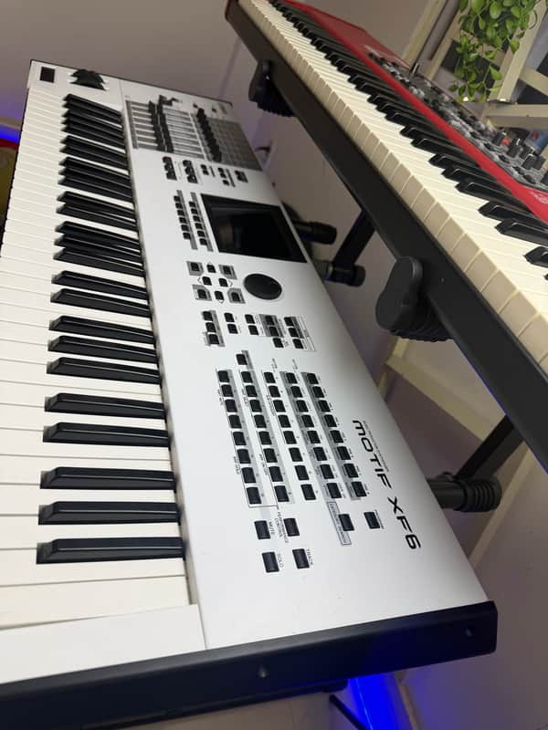 Yamaha Motif XF 6 Production Synthesizer White Used image 1