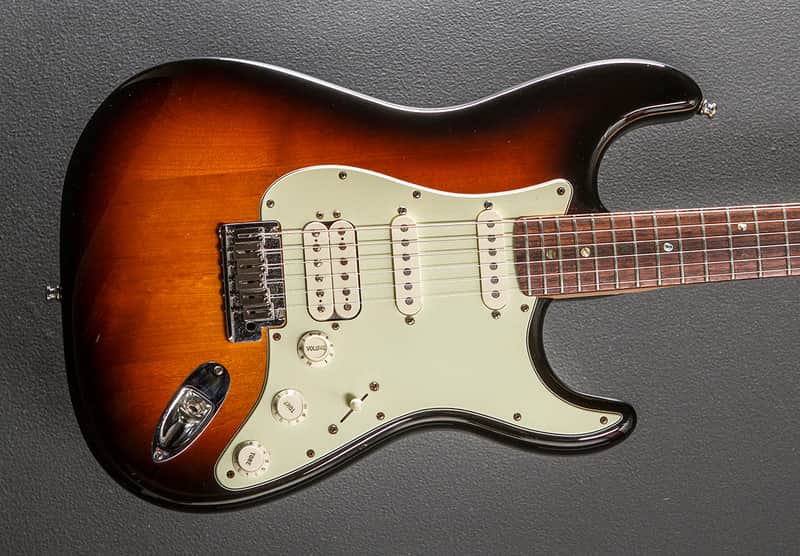 Fender Used American Deluxe HSS Strat '07 image 1