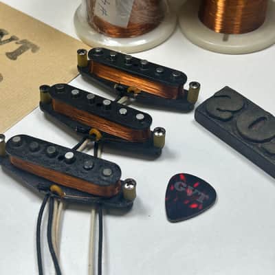 General Vintage Tone NOS pickup set for Stratocaster ®️ 1962 specs Vintage Heavy Formvar Corona Wire INC, New York 70s image 7