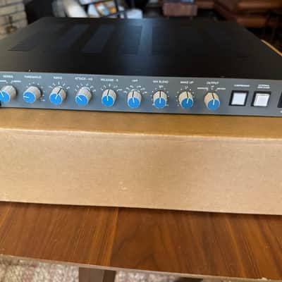 Stam Audio SA-4000Mk3+ SSL style bus compressor image 2