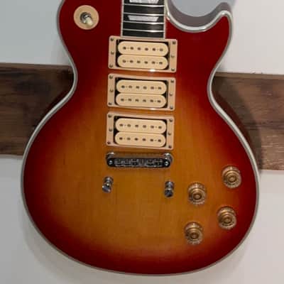 2007 Gibson Les Paul Custom Classic w/ 3 Pickups Guitar of the Week #42 - Heritage Cherry Sunburst | USA Limited Edition 400 Made image 11